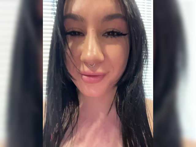 CurvyWoman-'s BongaCams show and profile