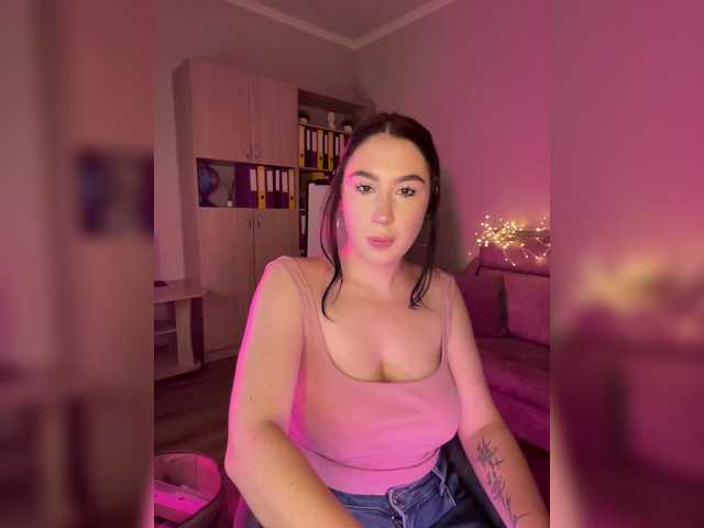 CurvyWoman- live cam