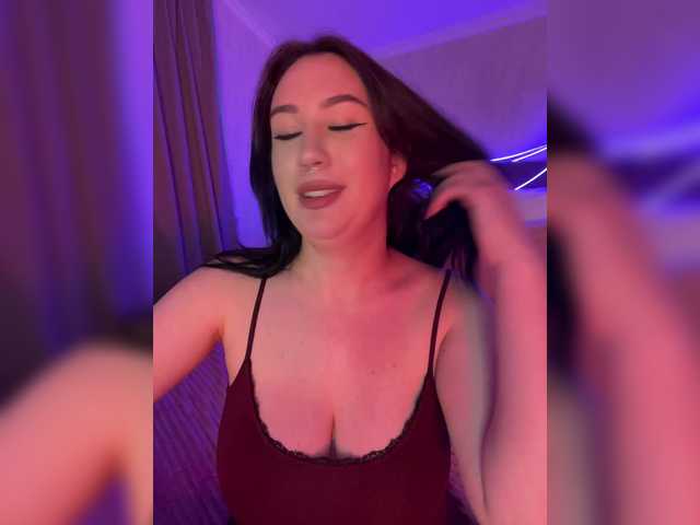 CurvyWoman-'s BongaCams show and profile