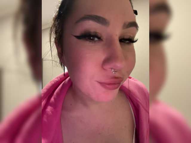 CurvyWoman- from BongaCams is Freechat