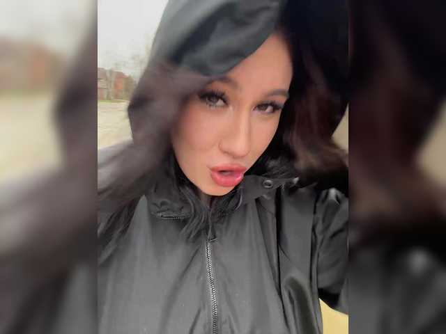 CurvyWoman-'s BongaCams show and profile