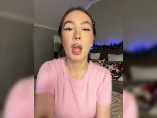 CurvyWoman-'s BongaCams show and profile