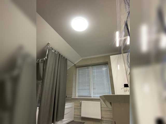 CurvyWoman-'s BongaCams show and profile