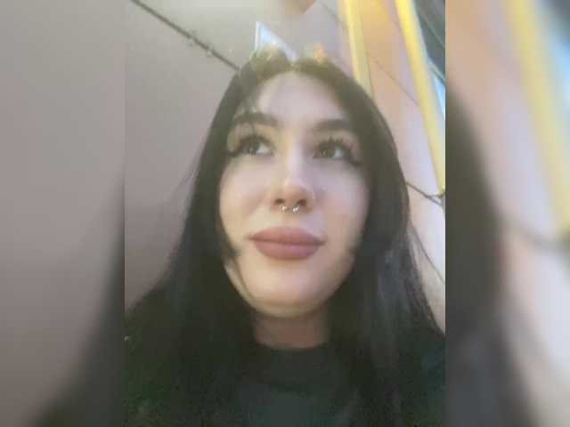 CurvyWoman-'s BongaCams show and profile