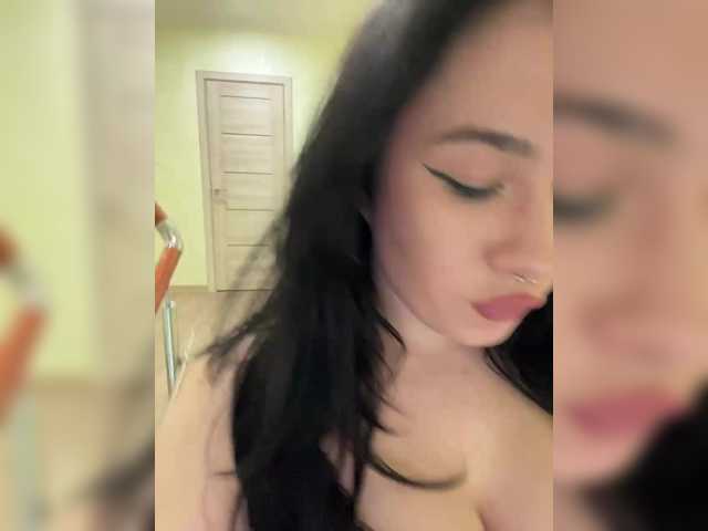 CurvyWoman-'s BongaCams show and profile