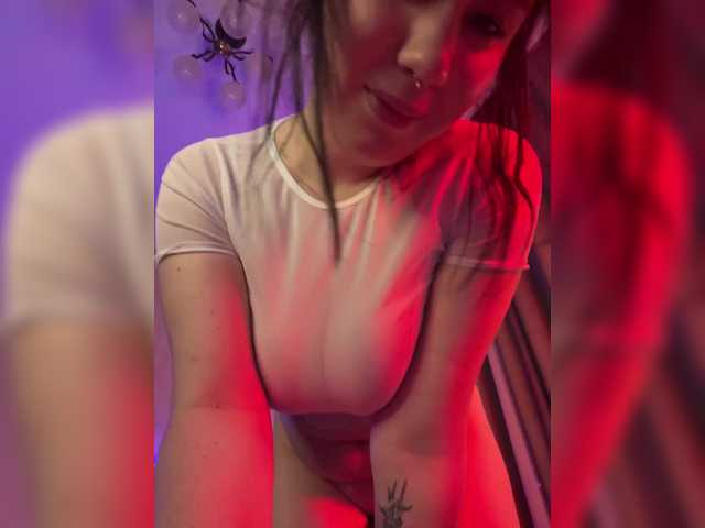 CurvyWoman-'s BongaCams show and profile