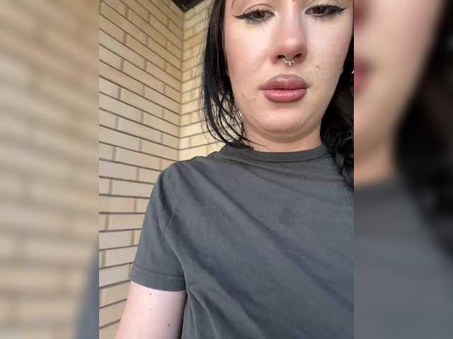 CurvyWoman- from BongaCams