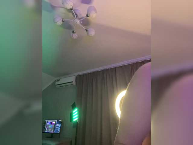 CurvyWoman- – webcam model profile photo