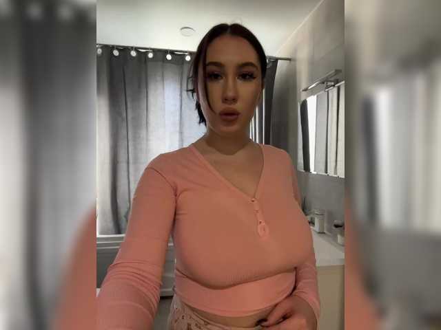 CurvyWoman-'s BongaCams show and profile