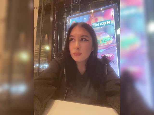 CurvyWoman-'s BongaCams show and profile