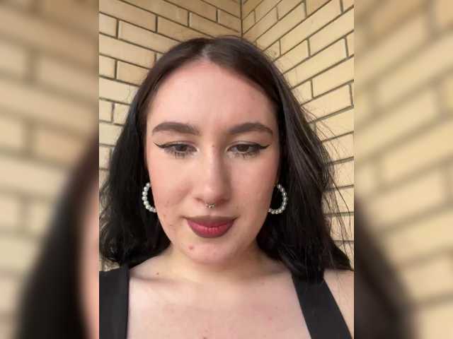  CurvyWoman- chat room