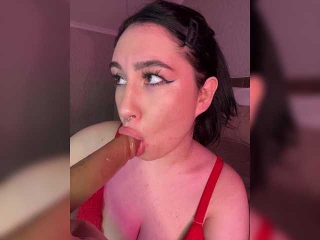 CurvyWoman-'s BongaCams show and profile