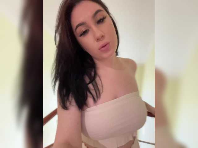 CurvyWoman-'s BongaCams show and profile