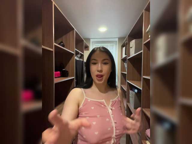 CurvyWoman-'s BongaCams show and profile