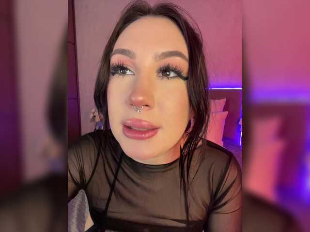 Live with CurvyWoman- on FliCam