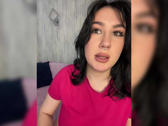 CurvyWoman-'s BongaCams show and profile