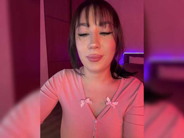 CurvyWoman-'s BongaCams show and profile