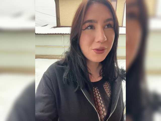 CurvyWoman-'s BongaCams show and profile