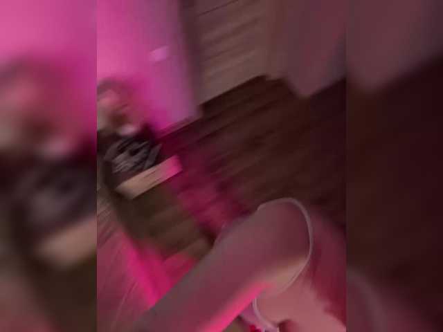 CurvyWoman-'s BongaCams show and profile