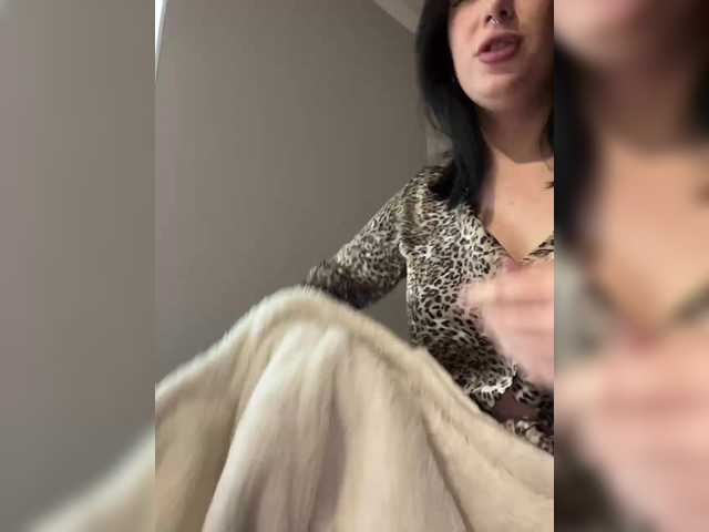 CurvyWoman-'s BongaCams show and profile