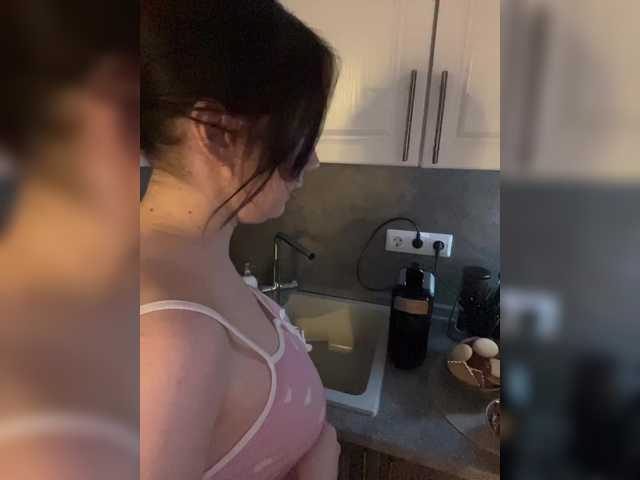 CurvyWoman- – webcam model profile photo