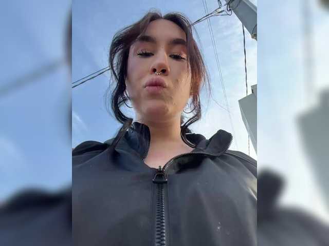 CurvyWoman-'s BongaCams show and profile