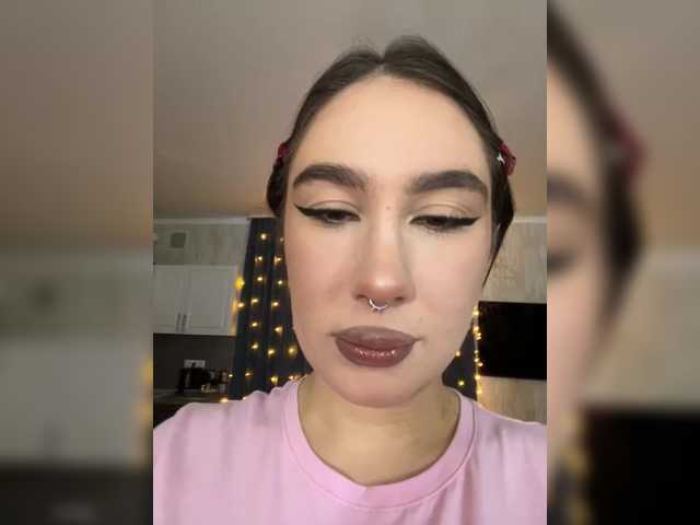 CurvyWoman-'s BongaCams show and profile