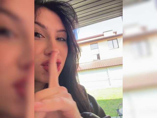  CurvyWoman- chat room