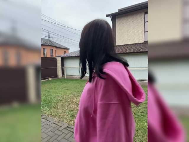 CurvyWoman-'s BongaCams show and profile