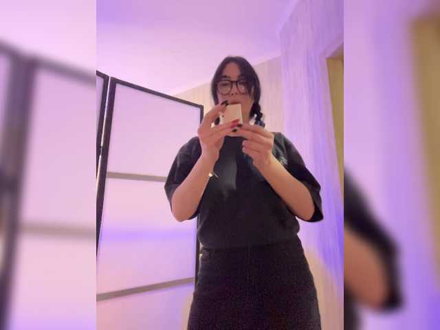 CurvyWoman-'s BongaCams show and profile