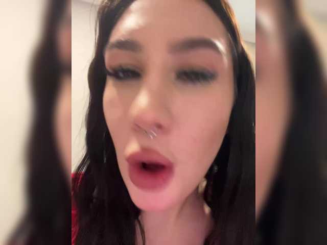 CurvyWoman-'s BongaCams show and profile