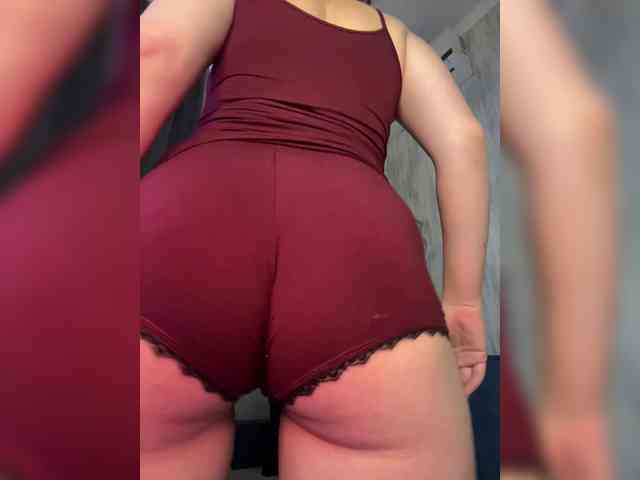 CurvyWoman- webcam