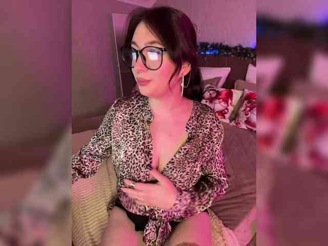 CurvyWoman- Live Webcam on BongaCams