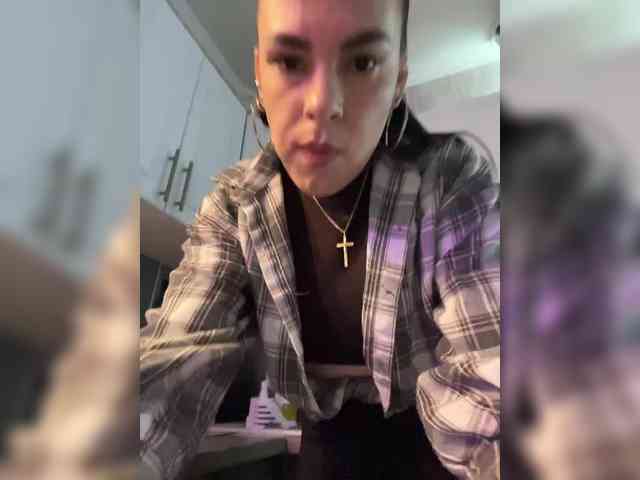 live chatting CurvyWoman-