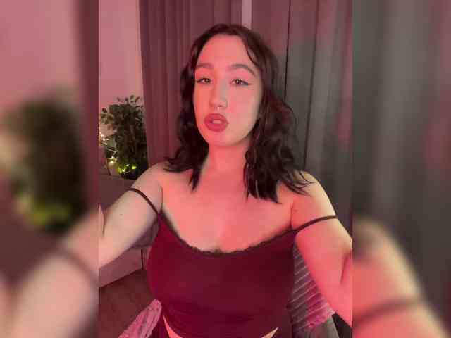 CurvyWoman- webcam