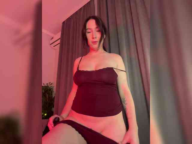 CurvyWoman- webcam