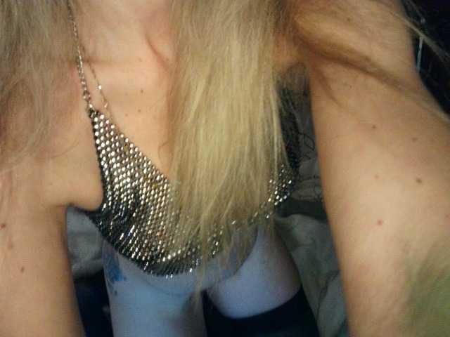 CuteSlutty4u's BongaCams show and profile