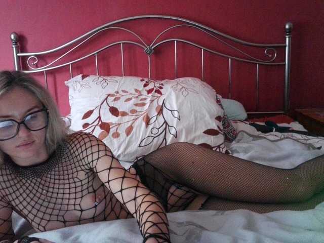 CuteSlutty4u – webcam model profile photo