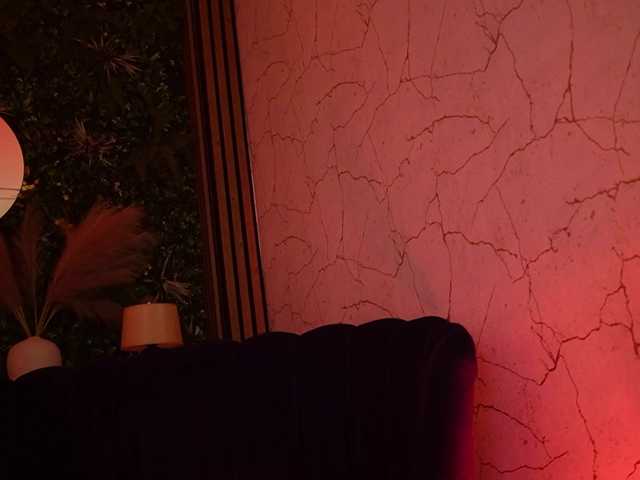 sisi-von-dee's BongaCams show and profile