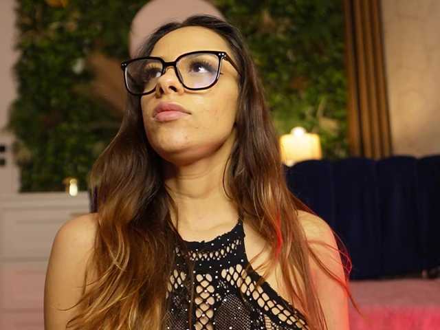 sisi-von-dee's BongaCams show and profile