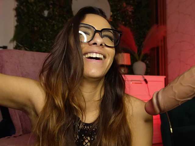 sisi-von-dee's BongaCams show and profile