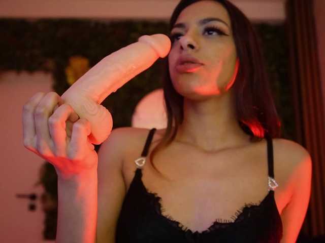 sisi-von-dee's BongaCams show and profile