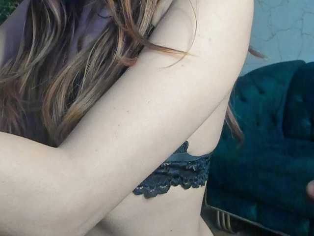 sisi-von-dee's BongaCams show and profile