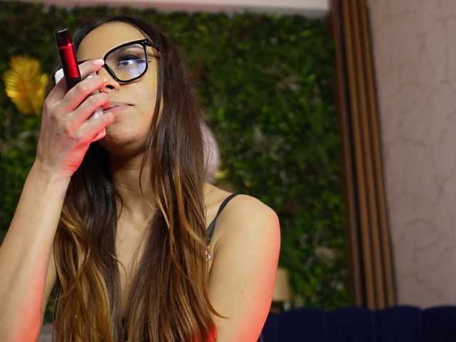 sisi-von-dee's BongaCams show and profile