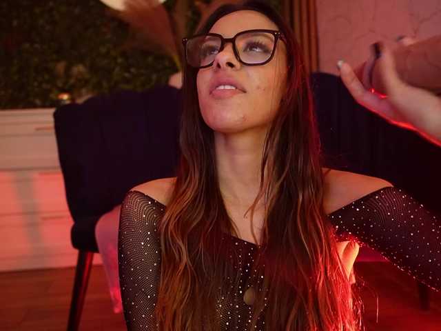 sisi-von-dee's BongaCams show and profile