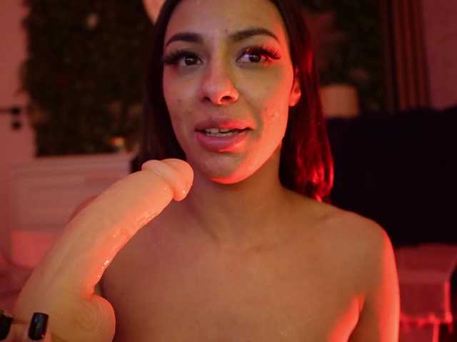 sisi-von-dee's BongaCams show and profile