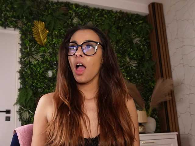 sisi-von-dee's BongaCams show and profile