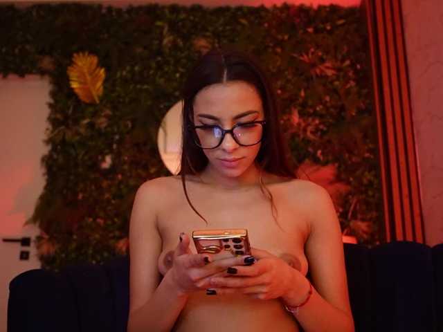 sisi-von-dee's BongaCams show and profile