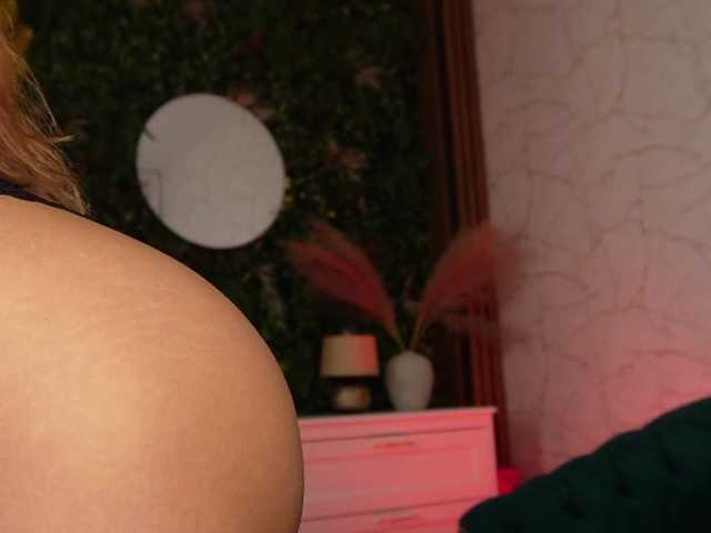 sisi-von-dee's BongaCams show and profile