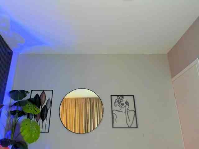 sisi-von-dee sisi-von-dee